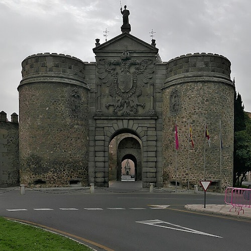 Bisagra Gate
