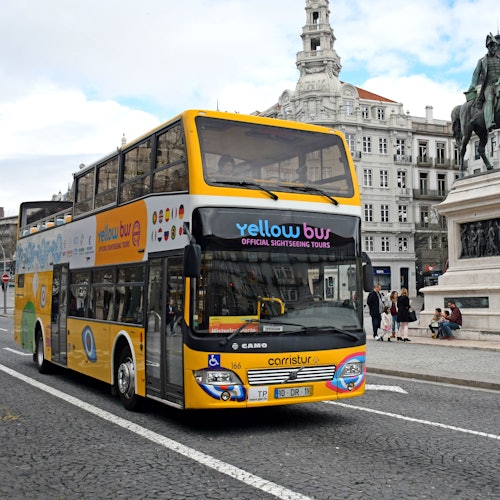 Hop-on-Hop-off-Bustouren durch Porto